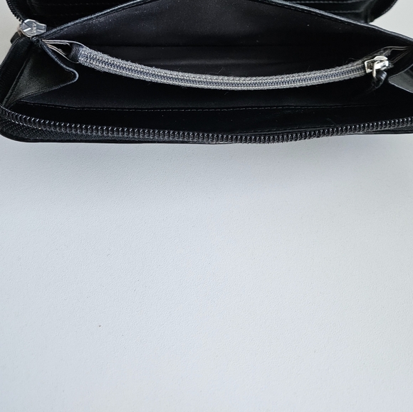 Rare Chanel Black Patent Camellia Floral Zippy Wallet &Key Chain Pouch Charm Set - Picture 13 of 14